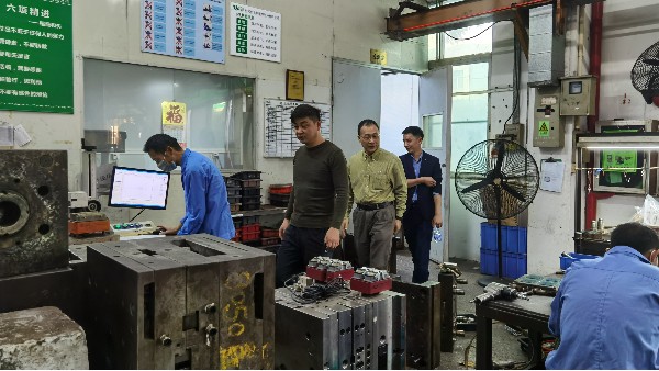 自動(dòng)門感應(yīng)器開(kāi)模注塑加工